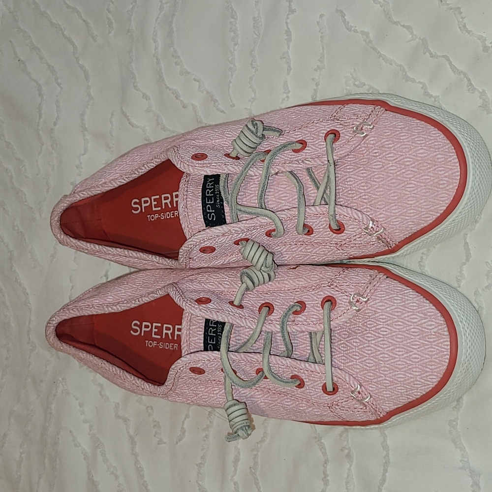 SPERRY SHOES SIZE 9 PINK COLOR .